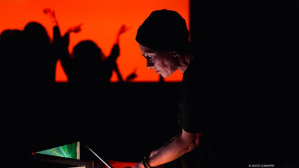 03.05.2025 | Katia Vonna Beltran (Fr) – Performance sonore « Life is a lab… Interstice » | Le chant des chevaux (Quevaucamps – Be)